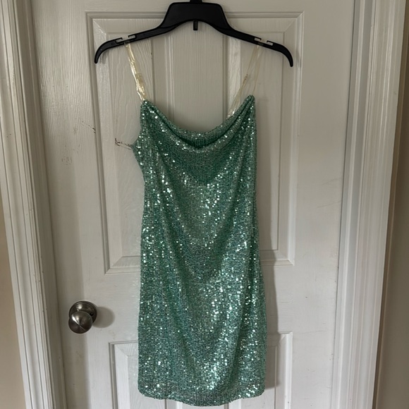 bebe Dresses & Skirts - NWT size small Bebe cowl short mini dress